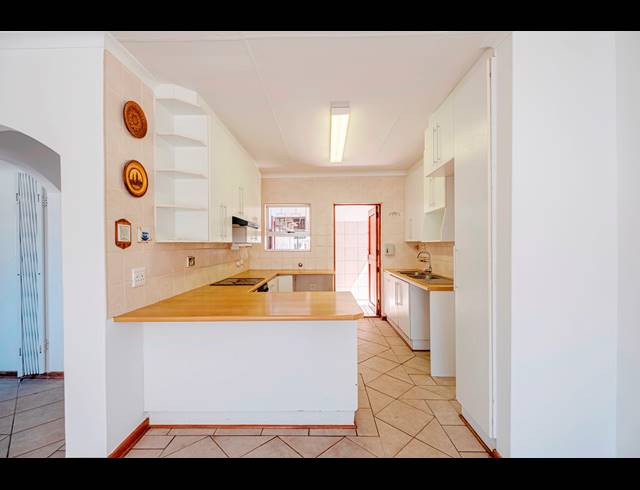 3 BEDROOM TOWNHOUSE RENTED IN BLUEWATER BAY